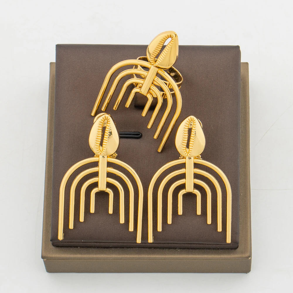 Mode Frauen Ohrringe und Ring Schmuckset für Hochzeiten, hohle Design-Ohrringe, Cocktailring, 2-teiliges Set als Verlobungsgeschenk