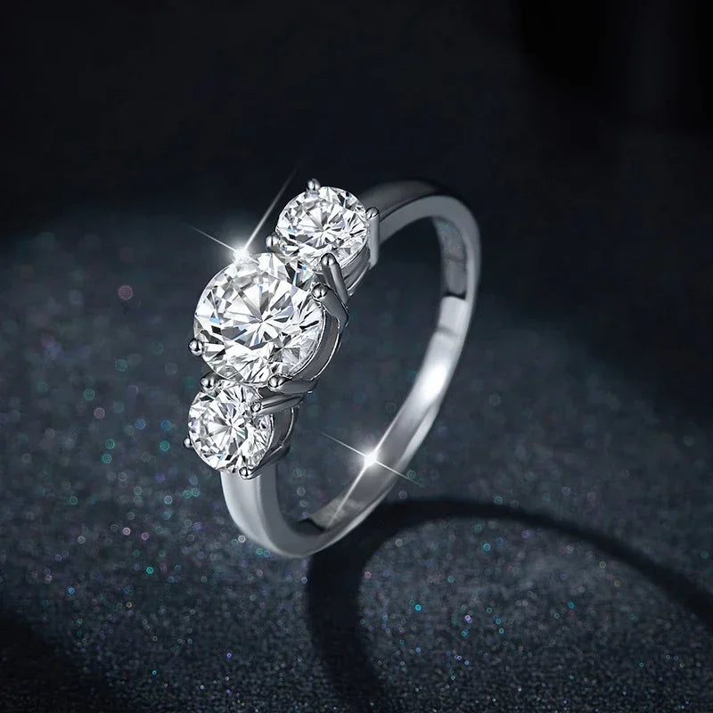 NeeTim 4 Karat Moissanit Verlobungsring für Frauen, 3 Steine, S925 Sterlingsilber mit Vergoldung, Ehering, Versprechen, Diamantringe