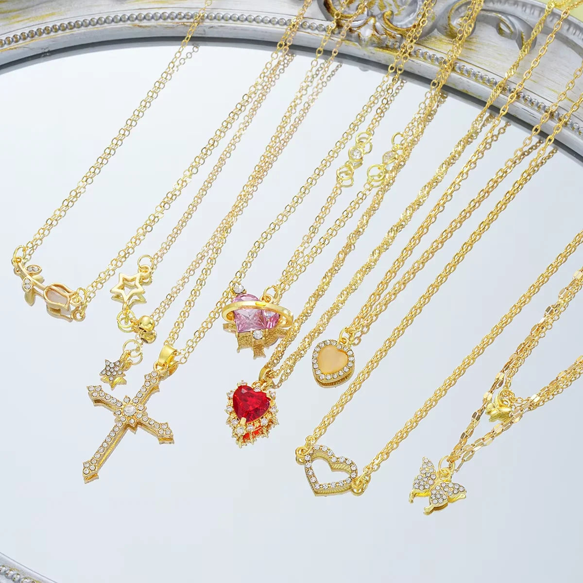 Juego de 8 collares de temperamento simple para mujer, elegante, color dorado, cristal, mariposa, cruz, rosa, corazón, estrella, colgantes