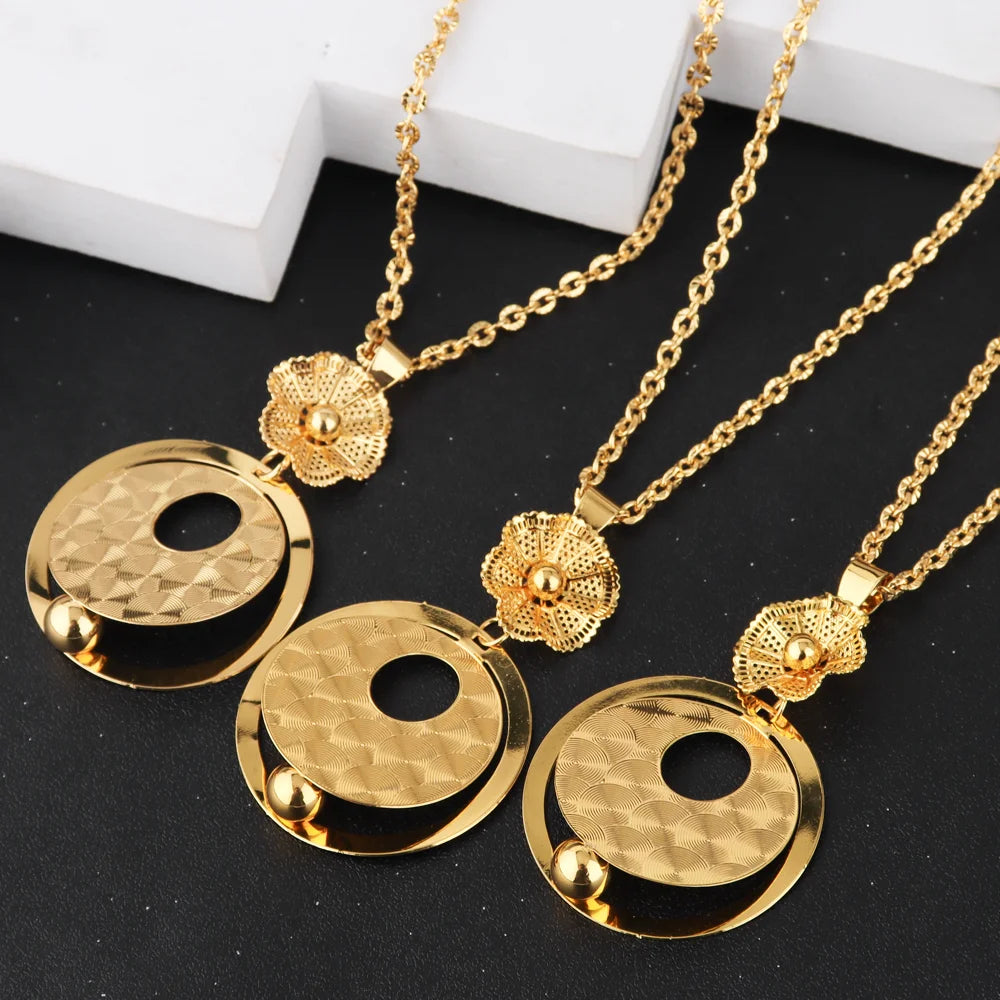 Afrikanisches Goldfarbenes Damen-Halsketten- und Ohrringe-Set im Trend Dubai Blumen-Hohl-Schmuckset Geschenk für Party, Hochzeit, Alltag