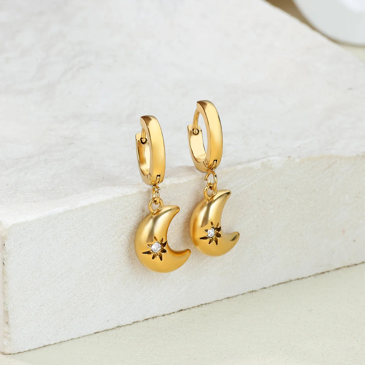Pendientes de aro de corazón vintage chapados en oro para mujer, de acero inoxidable, geométricos, perforados, joyería de lujo con circonitas, regalo de boda