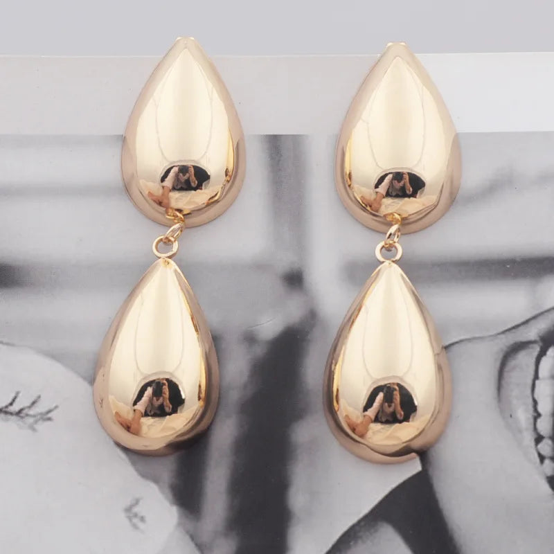Minimalismus Persönlichkeit Metall Ohrhänger für Frauen Blatt Rund Wassertropfen Schmetterling Twist Metall Ohrringe Geometrie Schmuck