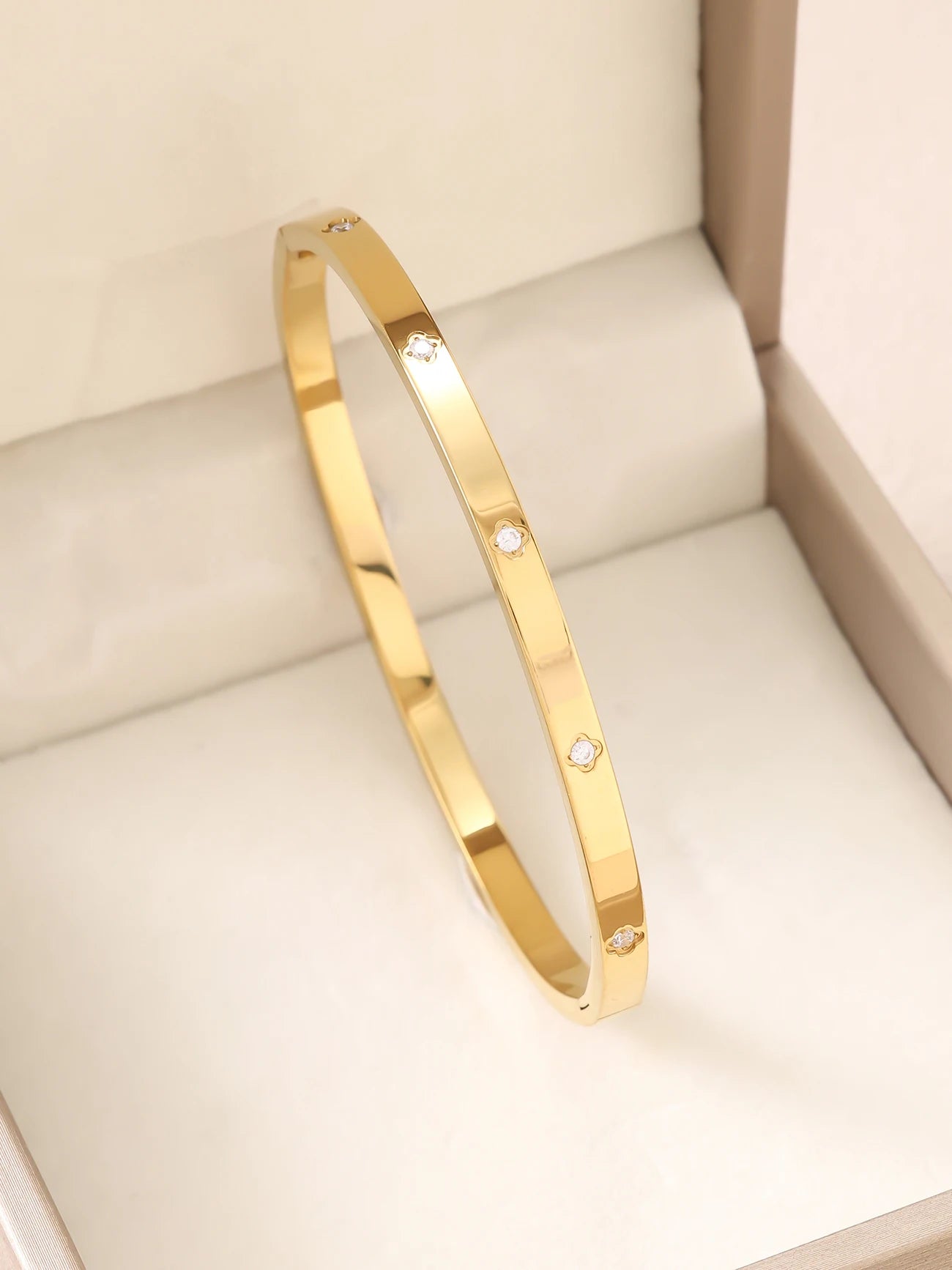 1 Stück 18K vergoldetes stapelbares Edelstahlarmband mit Kette und Kleeblatt-Design, Modischer Stil für Damen, Geeignet für Freizeit