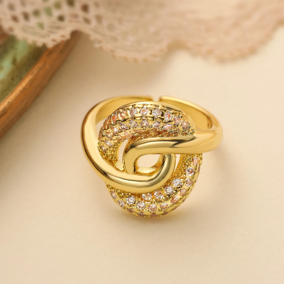 NEWBUY Luxus AAA Zirkonia Pave-Fassung Kupfer Schmuck Trendige Goldfarbe Trauringe für Frauen