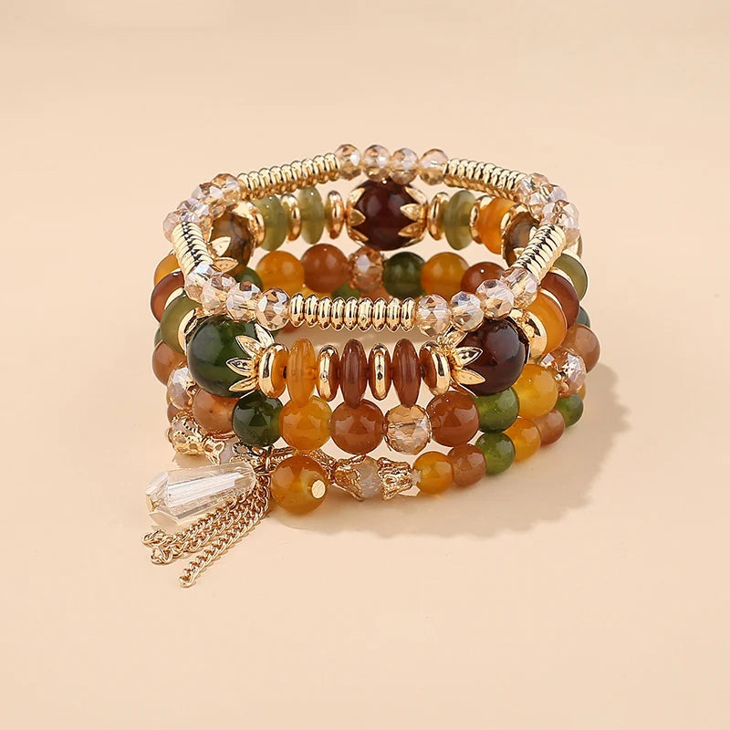 4 Stück neue Quasten-Charm-Perlen-Armband-Set für Frauen Bunt Glasperlenkette Armreif Weiblicher böhmischer Schmuck