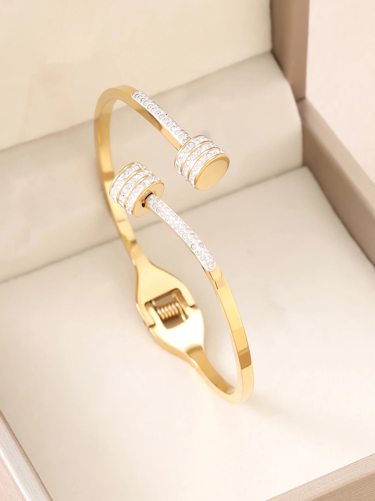 1 Stück 18K vergoldetes stapelbares Edelstahlarmband mit Kette und Kleeblatt-Design, Modischer Stil für Damen, Geeignet für Freizeit