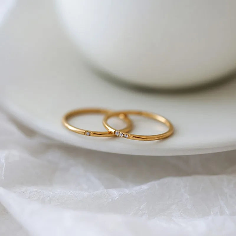 1 mm dünner Edelstahl CZ Inlay Stapelbarer Ring Ehering für Frauen Mädchen Größe 3-10
