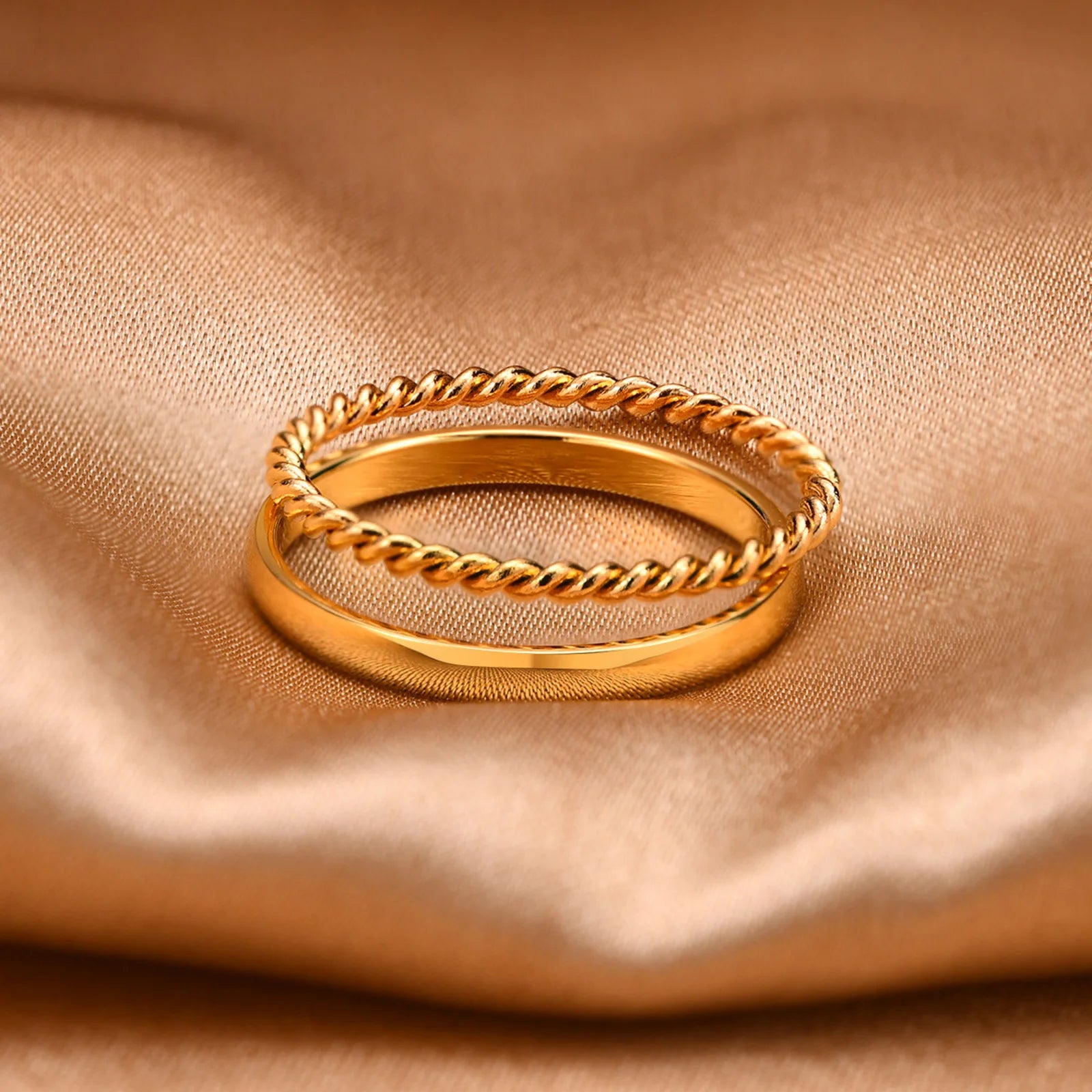 2er-Set Stapelringe für DamenEdelstahl 2mm dünn Goldfarben Kuppelform Minimalistischer Schmuck