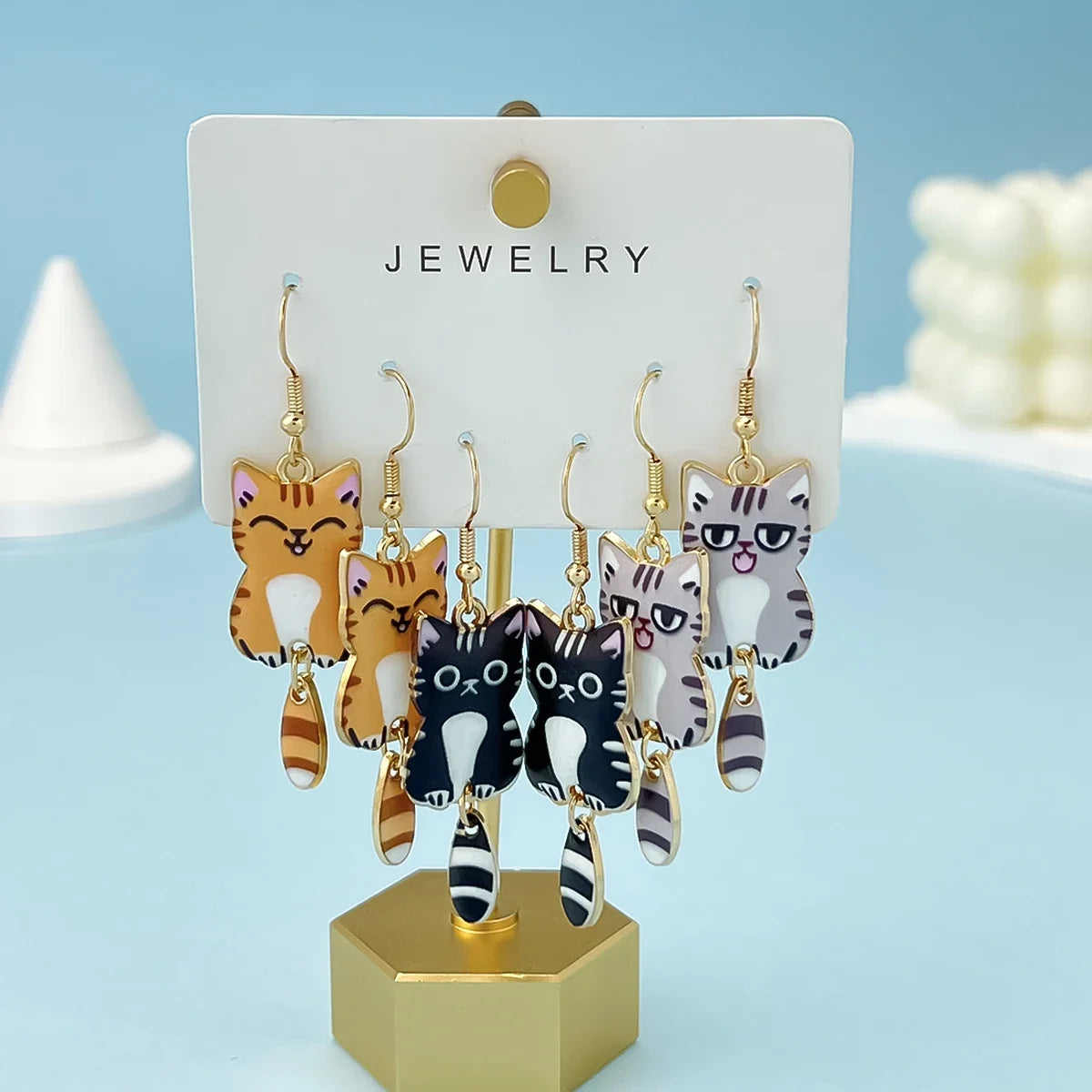 3 Paar neue lustige und niedliche Emaillierte Legierung Hängende Schwanz Katze Ohrringe Farbige Katzenohr Schmuckset Schönes Geschenk für Frauen Mädchen