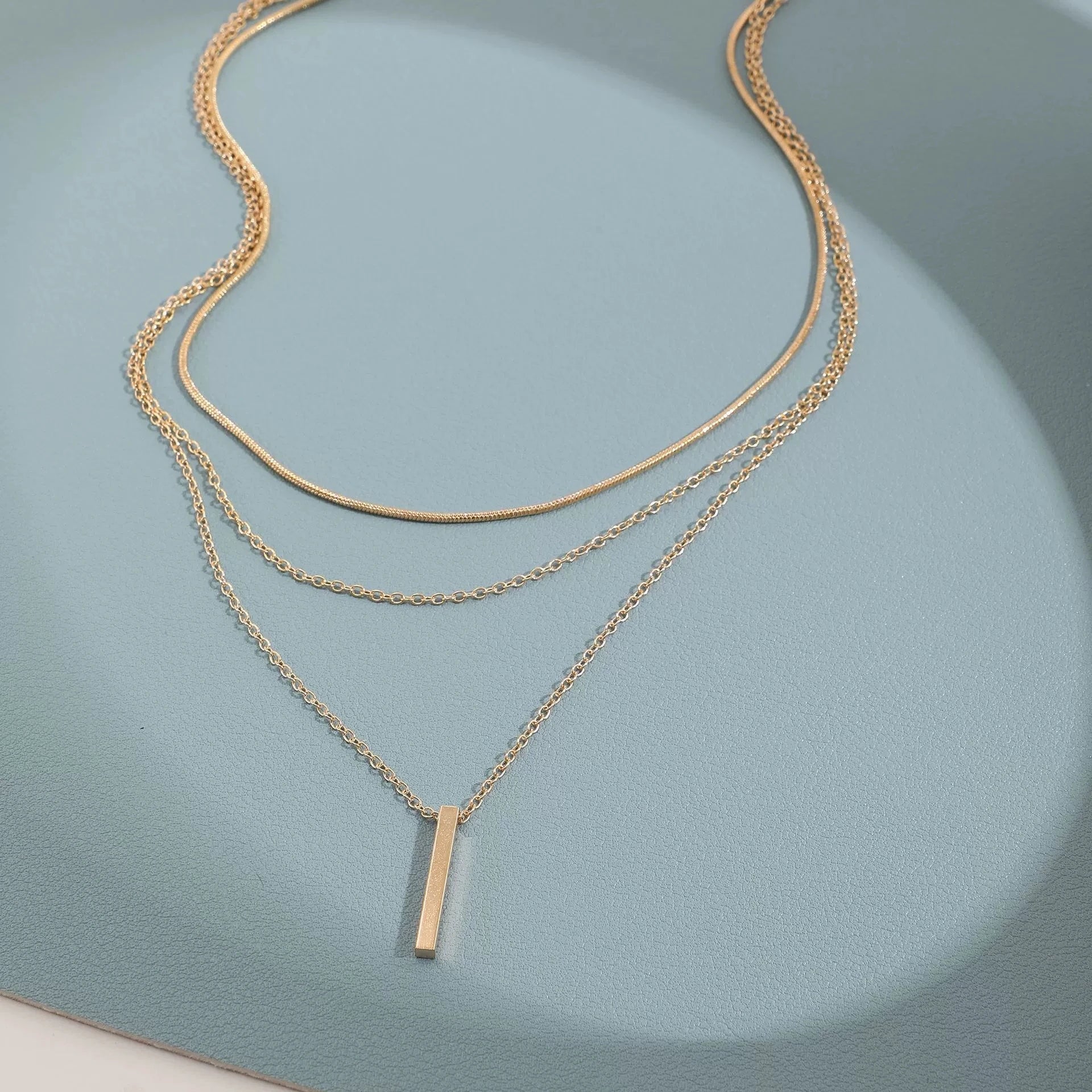 Mode Mehrschichtige Metallbarren-Anhänger Halskette für Frauen Täglicher Gebrauch Goldfarbene Rechteckige Schlüsselbeinkette Collier Schmuck