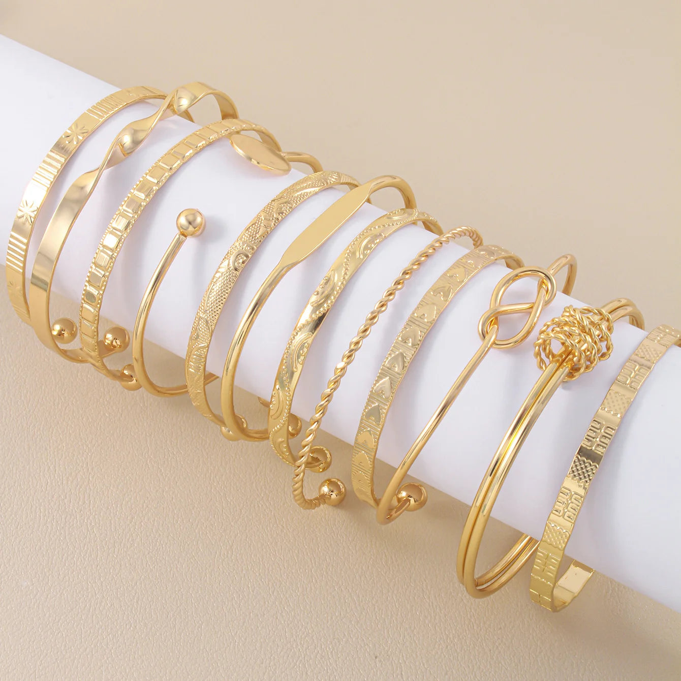 12-teiliges/Set trendiges mehrschichtiges offenes Armreif-Set für Damen, Punk Goldfarben, geometrisch, zart, Twist-Armbänder, Hochzeitsgeschenke