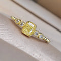 925 Sterling Silber Geometrische Gelbe Zirkonia Damenringe Wunderschöne Hochzeitsaccessoires Jubiläumsparty Damenschmuck