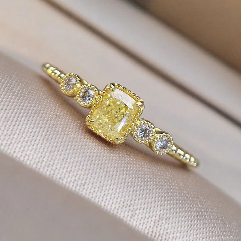 925 Sterling Silber Geometrische Gelbe Zirkonia Damenringe Wunderschöne Hochzeitsaccessoires Jubiläumsparty Damenschmuck