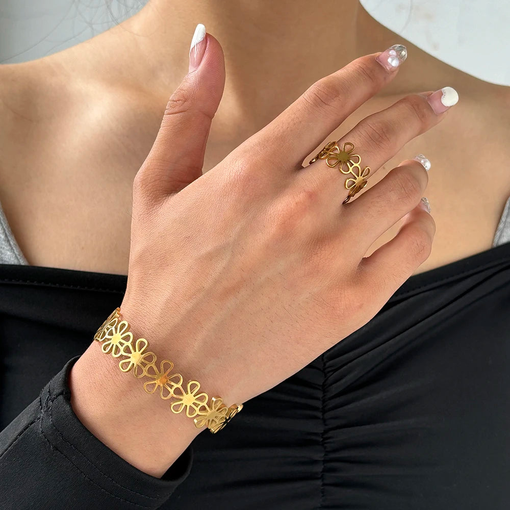 Edelstahl Armreifen Set Hohl Blumen Ungewöhnlich Retro Armreif Ring Für Frauen Schmuck Nicht verblassend Hochwertiges Geschenk Neu