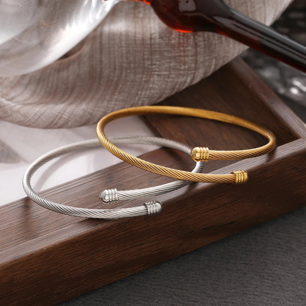 woiwoi Edelstahlarmbänder Vintage Mode Schlichtheit Temperament Abziehbilder Drähte Metallarmband für Damen Schmuck Geschenke