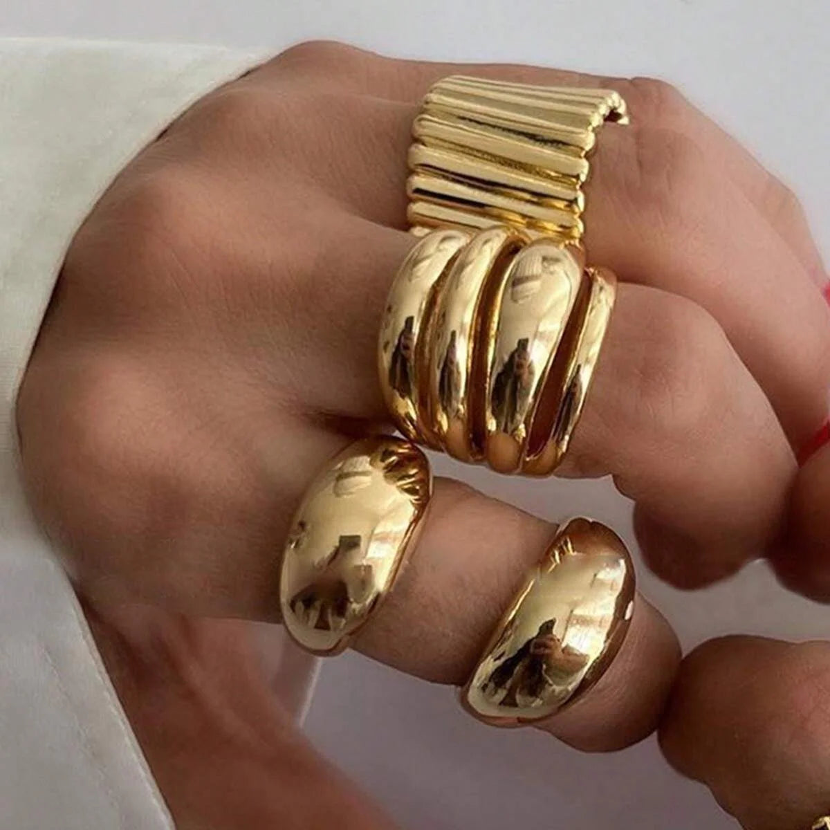 8-teiliges Set minimalistische, übertriebene Wellen-Asymmetrische Ringe für Damen Goldfarbenes, unregelmäßiges Ring-Set Party Alltagsschmuck Geschenke