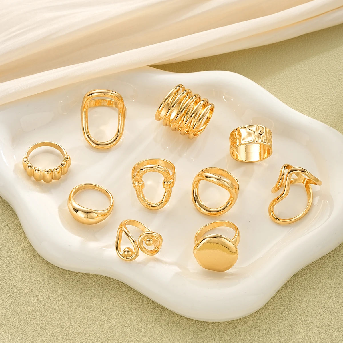 Neue 10-teilige/Set unregelmäßige glatte Ringe für Frauen, geometrisch übertrieben, goldfarbene Fingerringe, Vintage-Mode-Partyschmuck