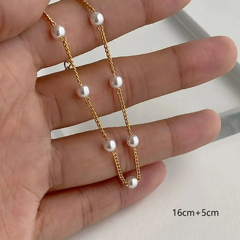 Neues schlichtes Imitationsperlenketten-Armband für Damen, modisches Temperament, goldfarbenes Kettenarmband, Party-Handschmuck