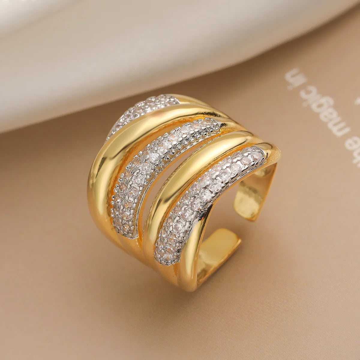 NEWBUY Luxus AAA Zirkonia Pave-Fassung Kupfer Schmuck Trendige Goldfarbe Trauringe für Frauen