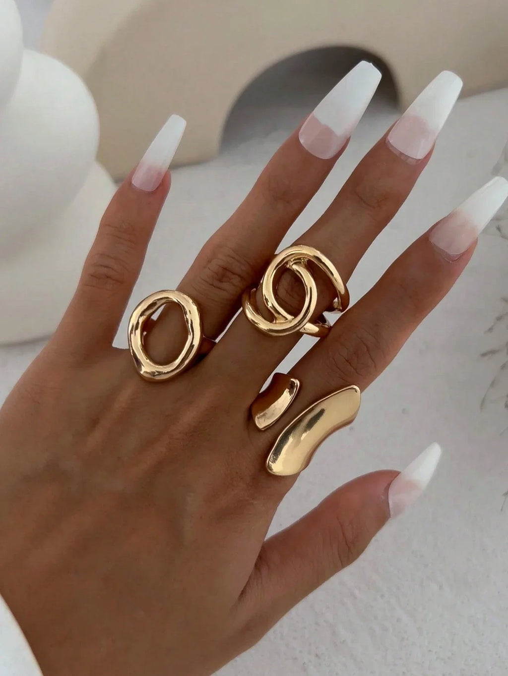 3-teiliges Retro Punk Übertriebenes Asymmetrisches Ring-Set für Frauen, modisch, minimalistisch, geometrisch, hohl, rund, einzigartiges Design, Ringschmuck