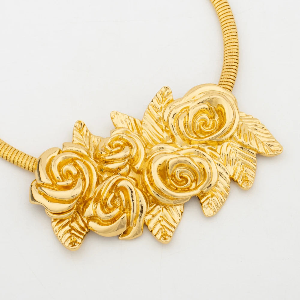 Afrikanisches Mode-Blumenschmuckset für Damen, luxuriös, goldfarben, Indien, hochwertige Ohrringe, Halskette, Armreif, Ring, Brautgeschenk