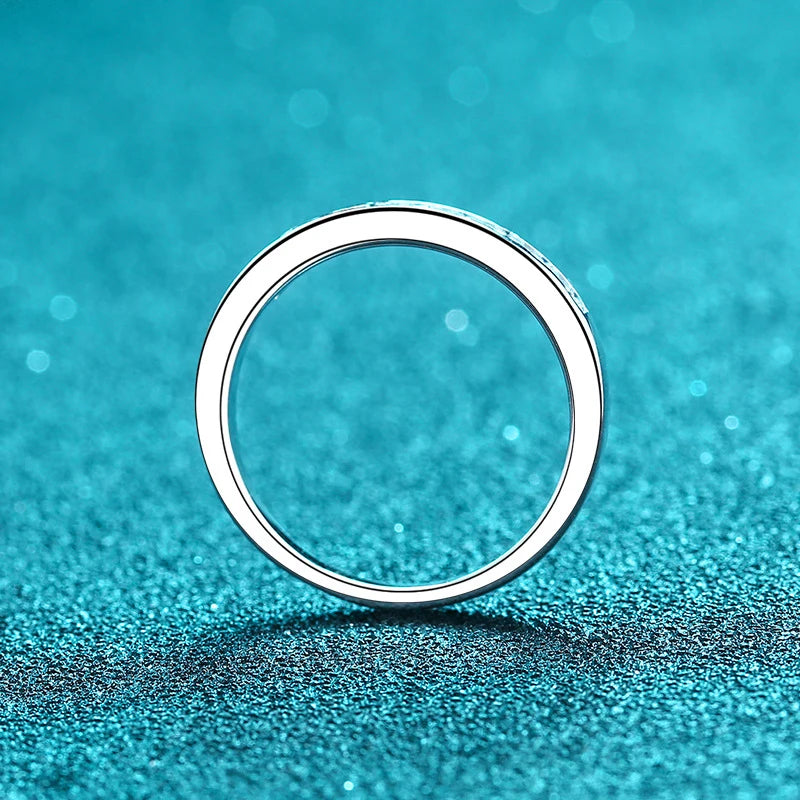 NeeTim 2mm Moissanit Ring für Damen, 925 Sterling Silber Ringe mit Goldbeschichtung, Hochzeitsantrag, Verlobungsring, Band
