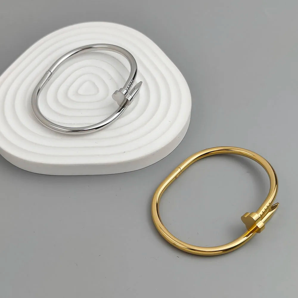 Bezauberndes vierblättriges Kleeblatt-Kugelarmband für Damen aus Edelstahl, wasserdichtes und rostfreies Armband, das von Paaren getragen wird