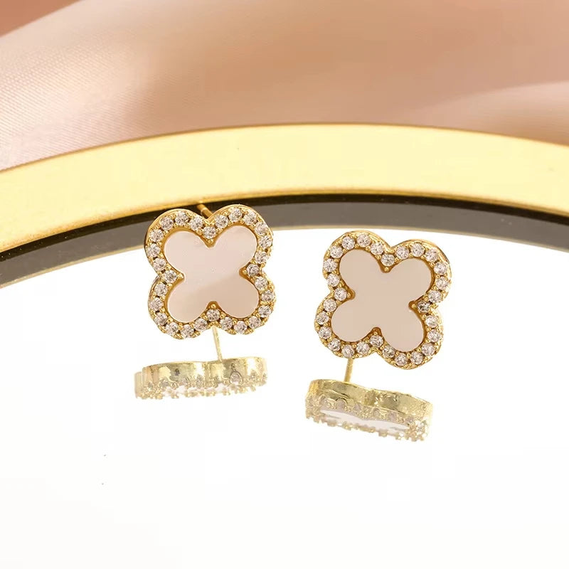 Neue Mode Blatt Hohle Zirkonia Ohrstecker für Frauen Elegante Nischen Triple Blumen Ohrringe Party Schmuck Geschenk