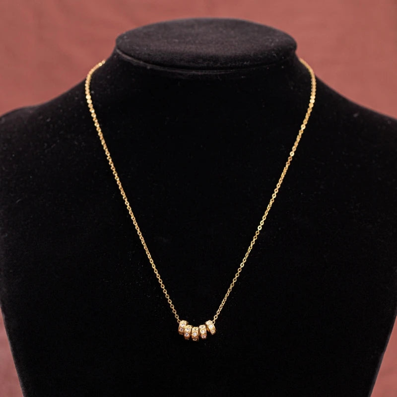 1pcs Gold Five Round Perforated Pendant Necklace Women's Trendy Minimalist Jewelry Versatile Adjustable Necklace Pendant