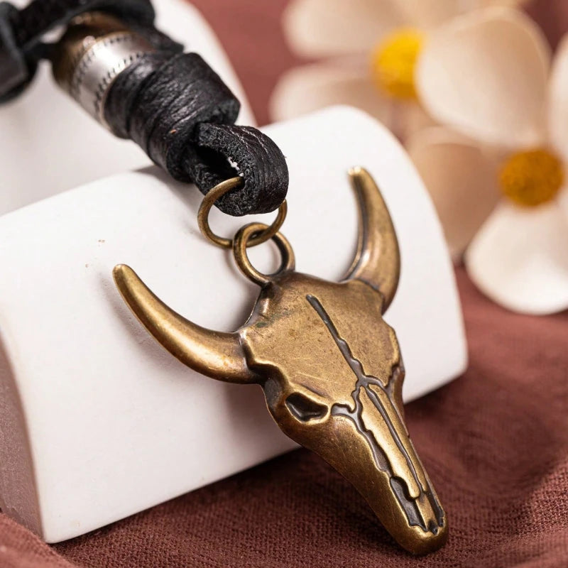 1x Kreativer Retro-Stierkopf-Anhänger Western-Cowboy-Element Stierkopf-Halskette Herren Trend-Accessoires