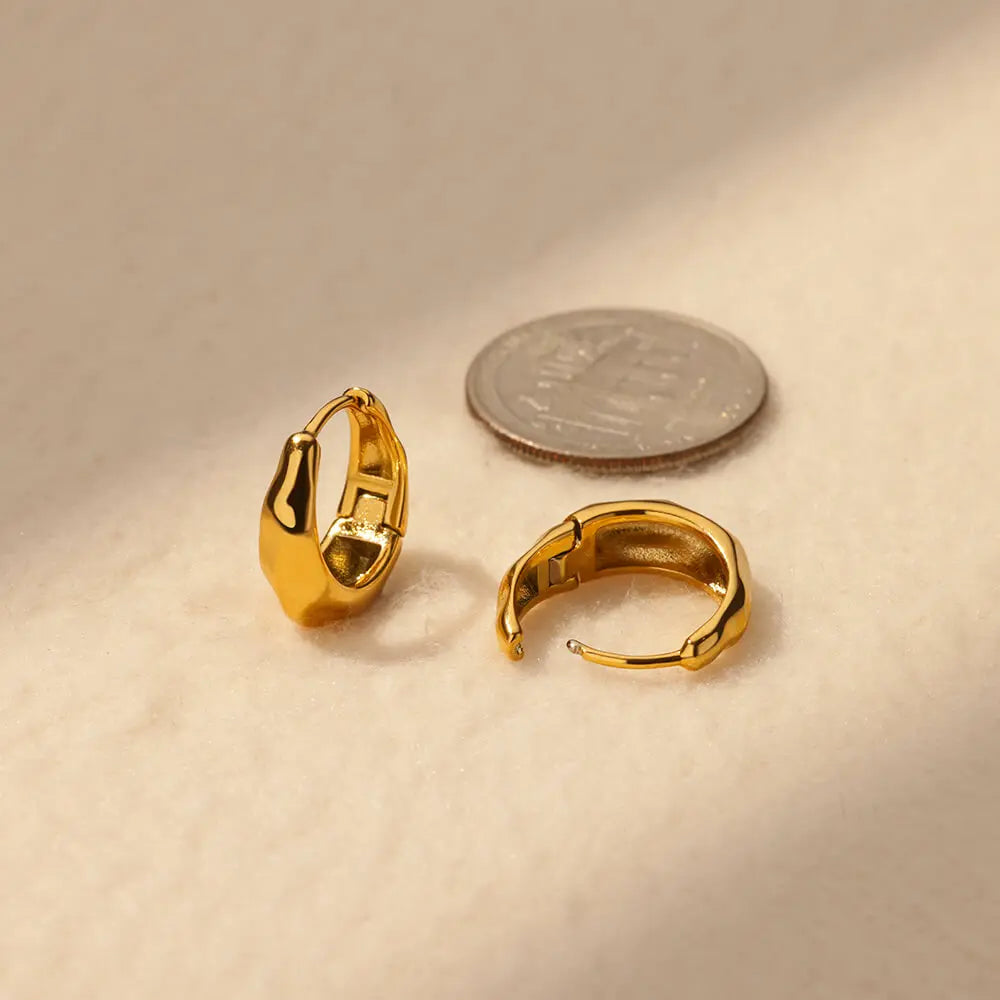 Runde Ohrstecker aus Edelstahl in Goldfarbe für Damen, modisch, wasserdicht, Piercing-Ohrringe, neues Party-Hochzeits-Schmuckgeschenk