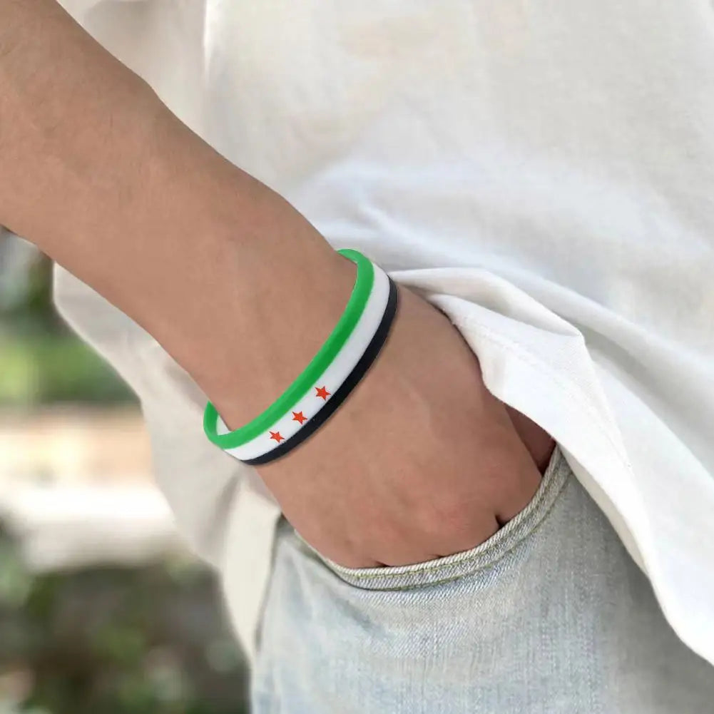 Syrien Flagge Silikonarmbänder für Männer und Frauen Personalisierte Armbänder Sport-Armband Armreif Leichtes Band für Freizeit