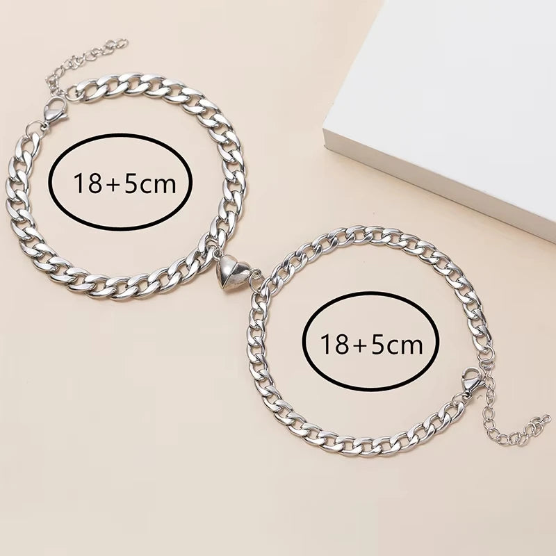 2Pcs/Set Magnetische Paar-Armbänder Herz-Anziehungsarmband Edelstahl-Anhänger Einfache Kubanische Ketten Schlüssel-Schloss-Schmuck Geschenke