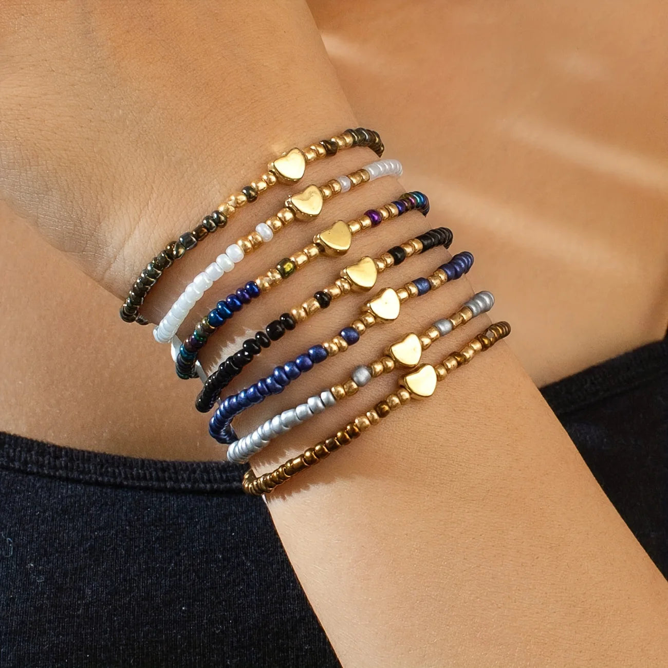 7-teiliges Armband-Set aus bunten Reisperlen für Damen, modisches Armband mit Herzanhänger, elastische Perlenkette, Damen, trendiger Schmuck, Geschenk