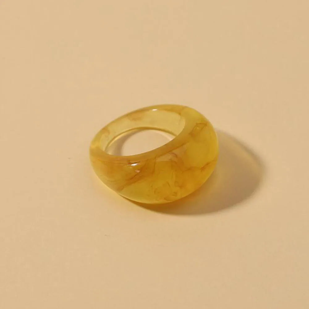 Neue koreanische bunte Acrylringe Vintage runde Ringe für Frauen Große Kpop-Fingerringe für Mädchen Punk-Harzringe Modeschmuck