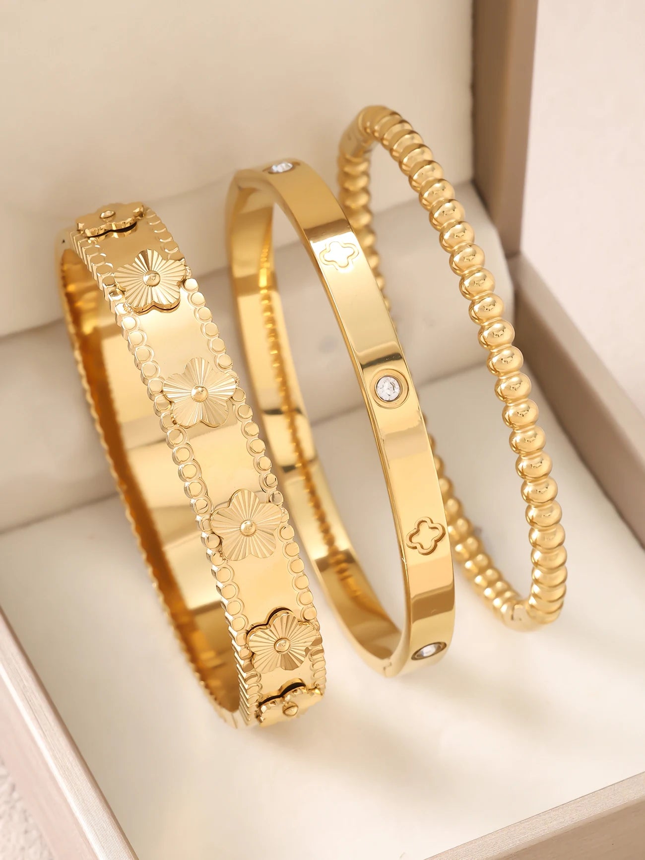 1 Stück 18K vergoldetes stapelbares Edelstahlarmband mit Kette und Kleeblatt-Design, Modischer Stil für Damen, Geeignet für Freizeit