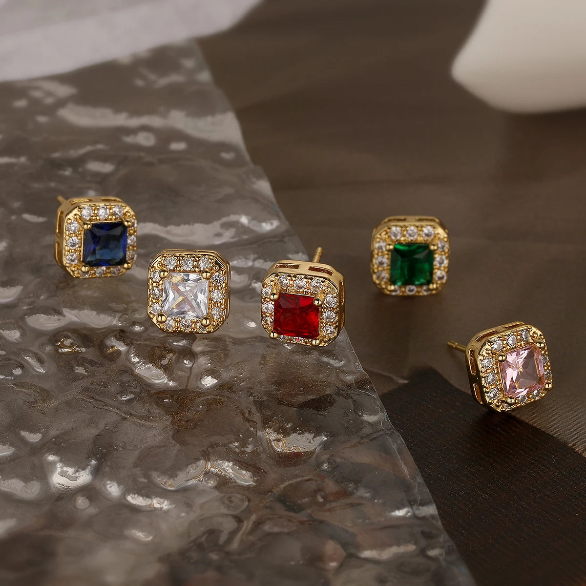 NEWBUY Rot/Weiß/Blau/Rosa/Grün 5 Farben Kristall Quadrat Ohrstecker Für Elegante Frauen Gold Farbe CZ Hochzeit Schmuck