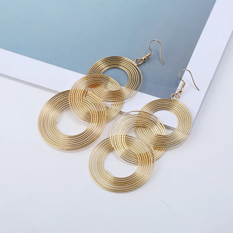 Minimalismus Persönlichkeit Metall Ohrhänger für Frauen Blatt Rund Wassertropfen Schmetterling Twist Metall Ohrringe Geometrie Schmuck