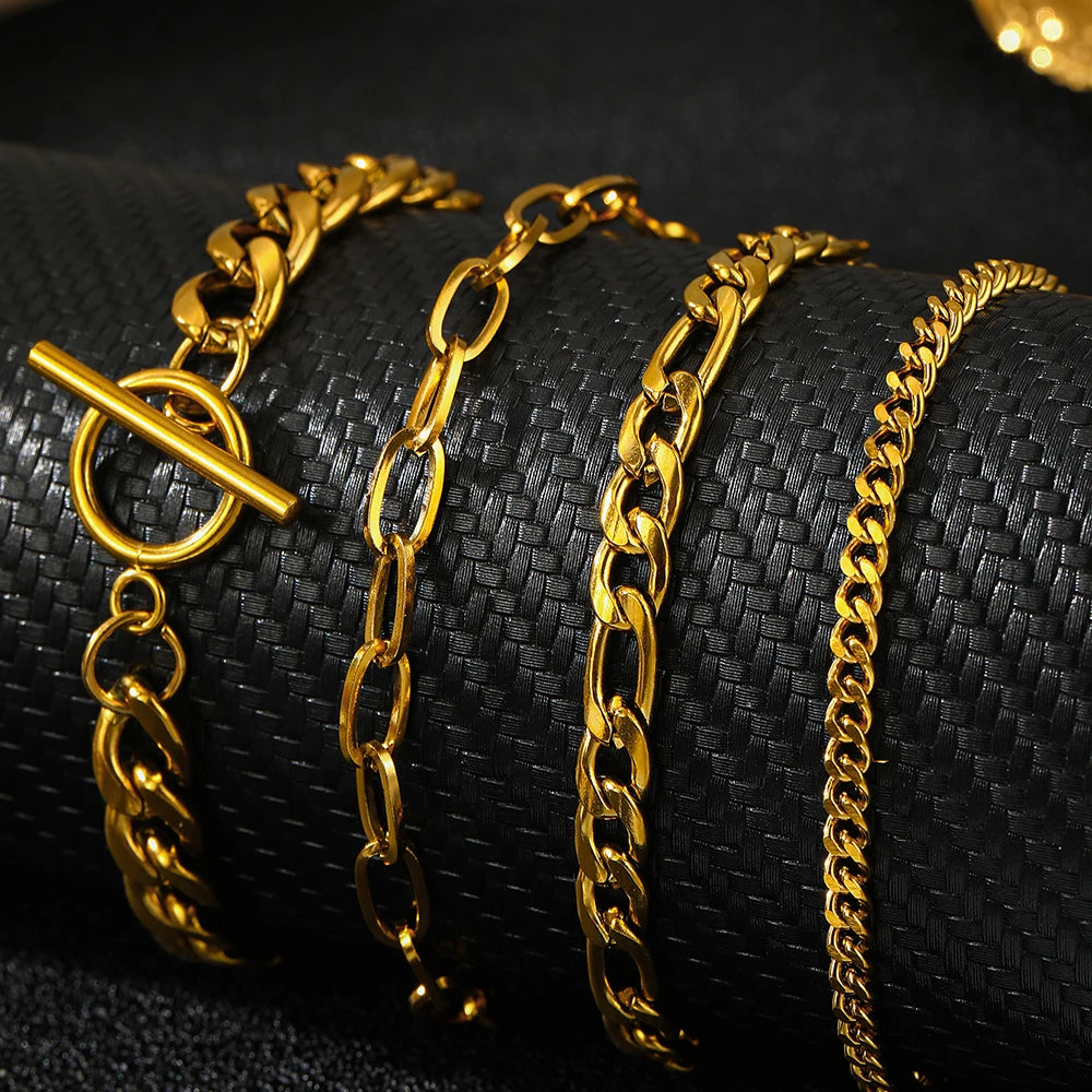 Edelstahl-Armband-Set, gehobene Atmosphäre, mehrteiliges Armband-Set, Mode-Armband für Frauen, Schmuckgeschenke der besonderen Art