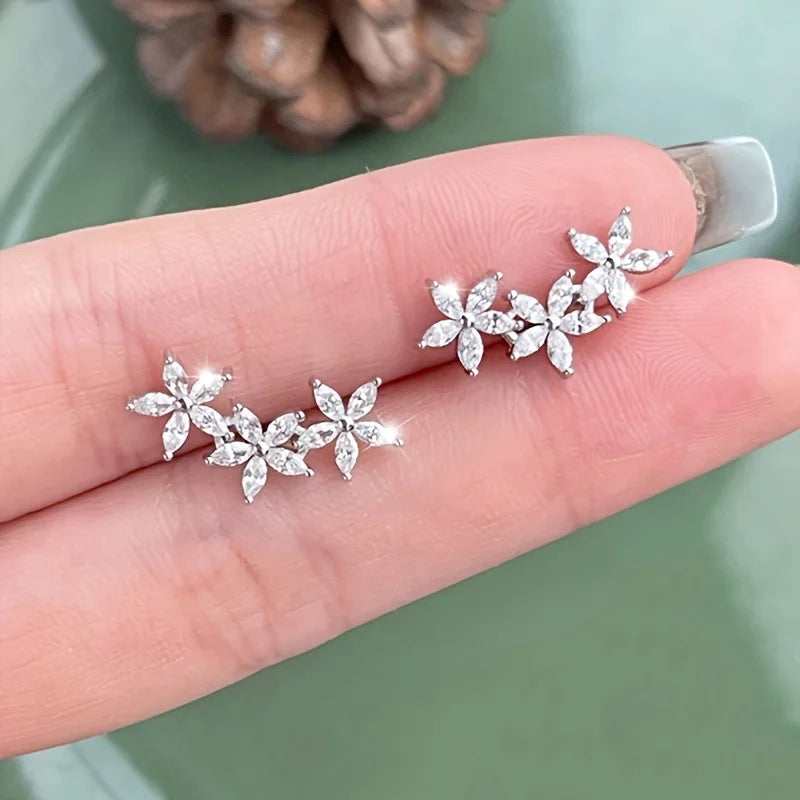 S925 Sterling Silber funkelnde, fünfblättrige Blumenohrringe elegant und modisch ganzjährig tragbar, passend für festliche Partys