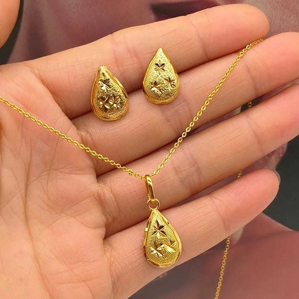 Exquisites Schmuckset in Goldfarbe für Partys, Ohrstecker und Anhängerkette, afrikanisches Brautschmuckset für Verlobungsfeiern