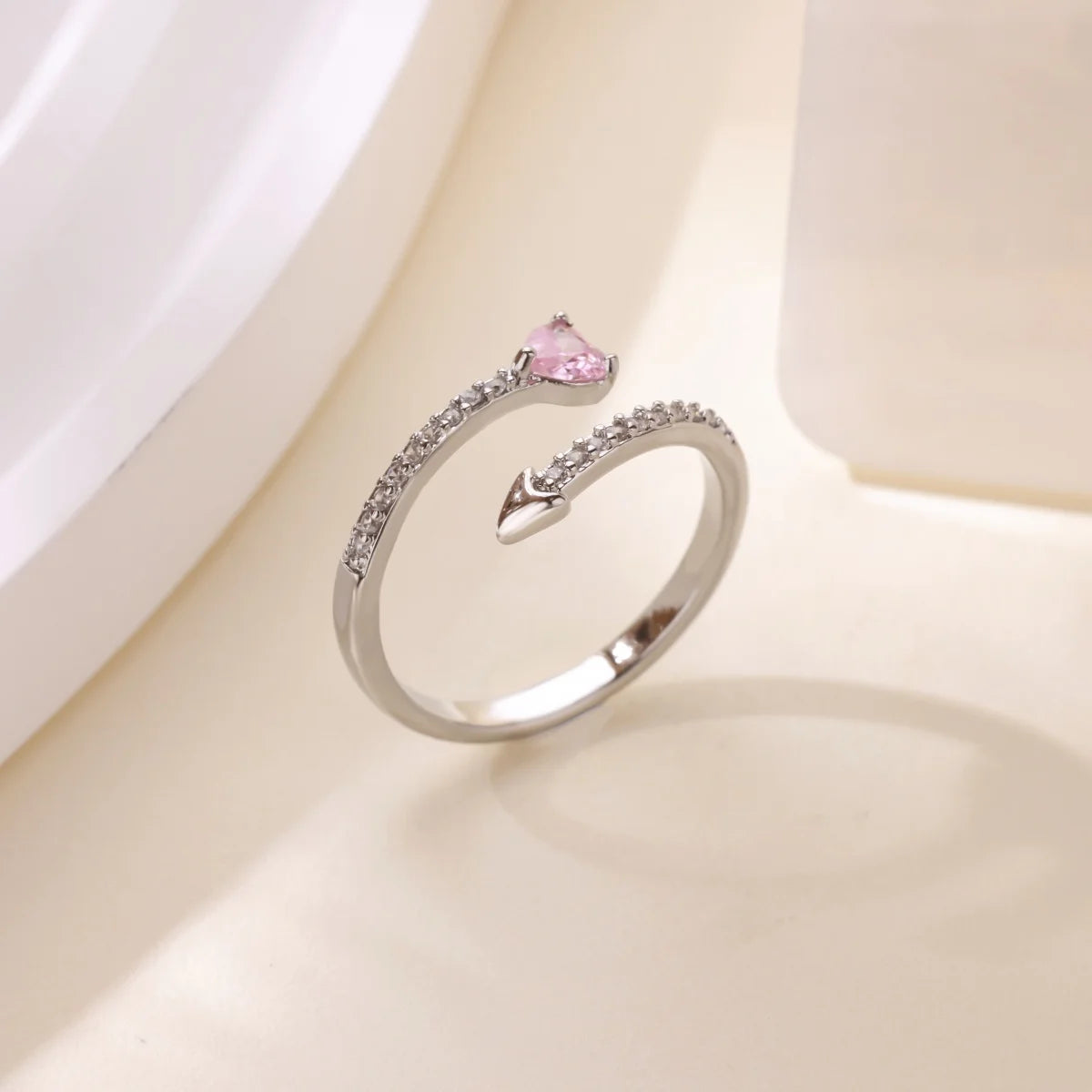 Modische pinke Herz-Zirkonringe für Frauen Goldfarbener Edelstahl Imitation Perlenring Elegantes ästhetisches Hochzeitsschmuckgeschenk