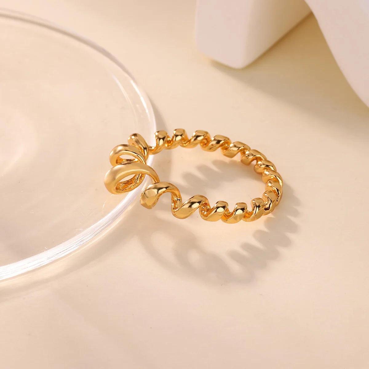 Luxus Zirkon Geometrischer Twist Ring für Damen Edelstahl Goldfarbe Vintage Fingerring 2026 Mode Hochzeit Paar Schmuck