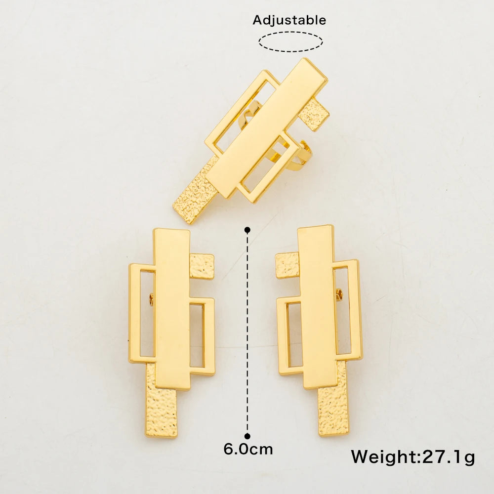 Dubai Goldfarbene Ohrringe und Ring-Set für Damen, Hochzeiten, ausgehöhlte Clip-Ohrringe und Fingerring-Set für den nigerianischen Alltag