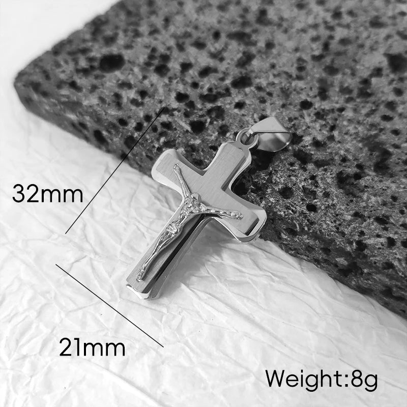 Colgante de cruz de Jesús de acero inoxidable chapado en oro de 18 quilates, elegante joya con símbolo cristiano para hombres y mujeres, acento para vestimenta de iglesia