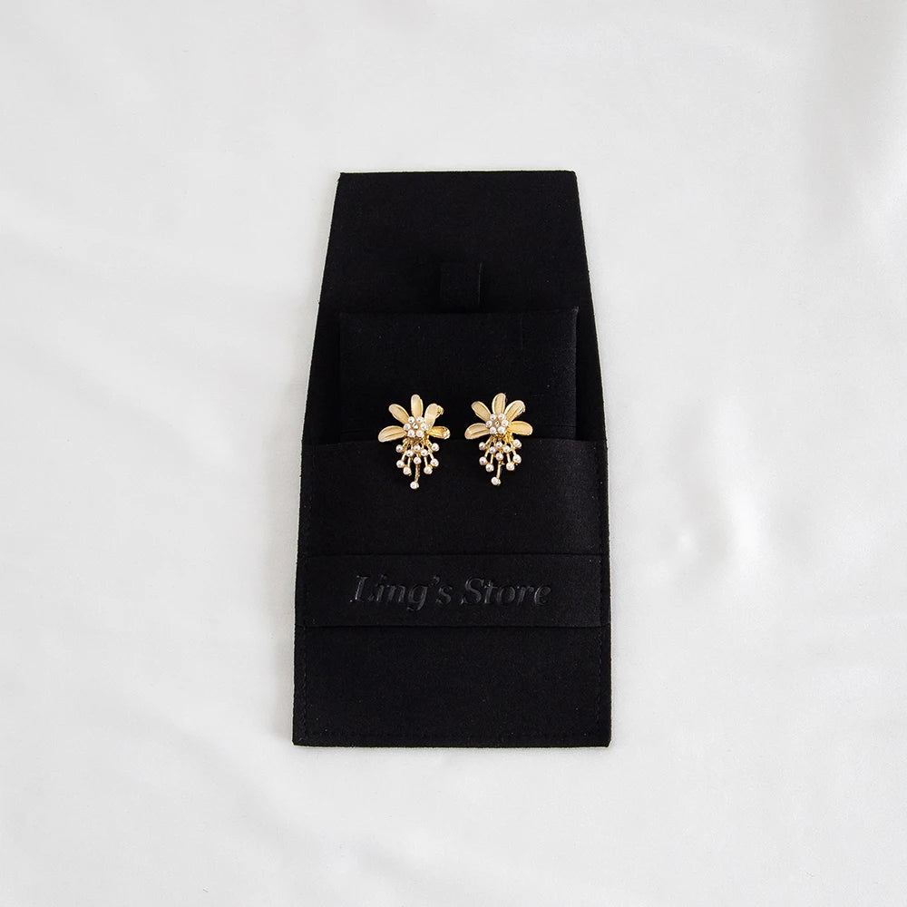 20/50/100 Stück personalisiertes Logo Schmuck Mikrofaserstreifen 8x8cm Taschenkarten für Ohrringe Ohrstecker Halskette Anhänger