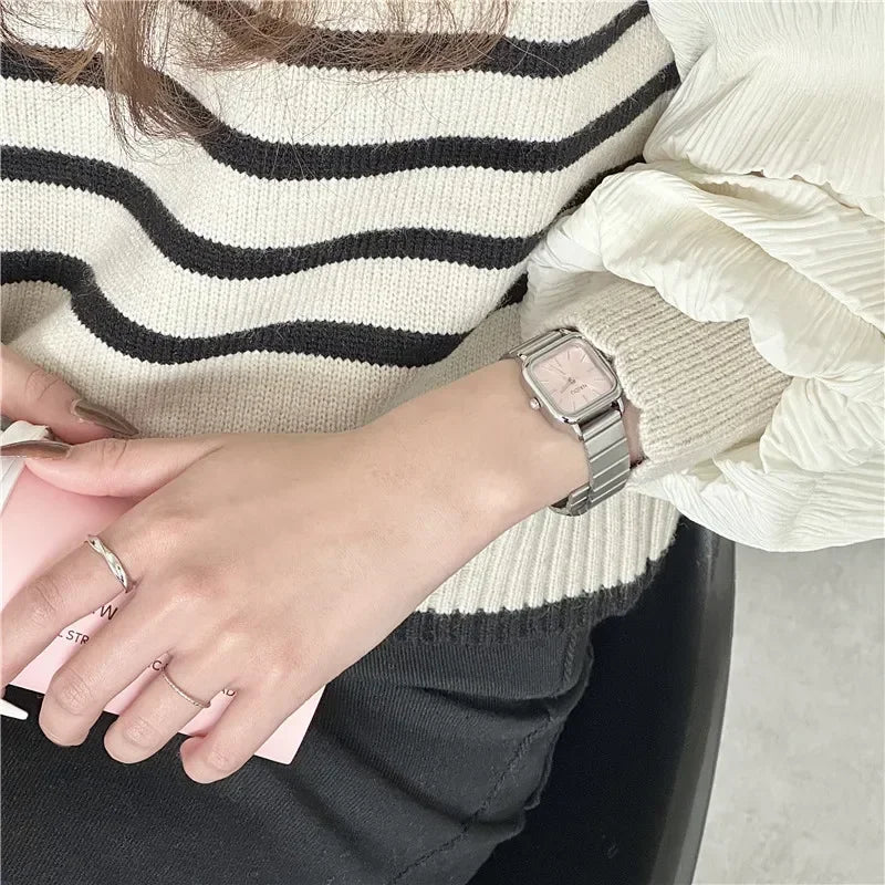 Nuevo Reloj de Pulsera de Cuarzo de Acero Cuadrado Retro Minimalista de Marca Nueva, Pequeño Dial, Temperamento, Reloj de Pulsera para Estudiante Femenina, Dropshipping