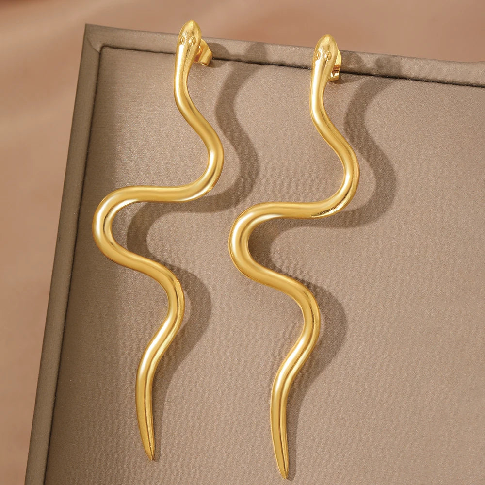 Edelstahl-Ohrringe Europa und die Vereinigten Staaten Design Schlange Ohrstecker Feine Ohrringe für Frauen Schmuck Trendprodukte Neu eingetroffen