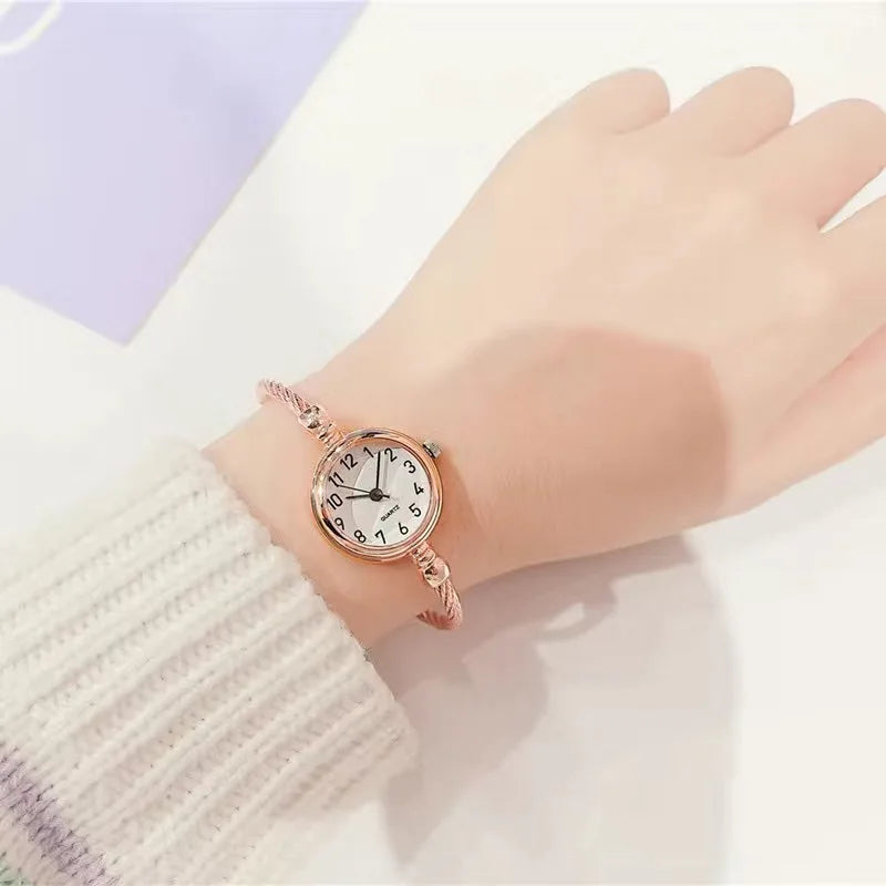 YIKAZE Damenuhren, kleine goldene Armreifuhr, Edelstahl, Retro-Damenuhr, Quarz-Armbanduhr, modische Kleideruhr
