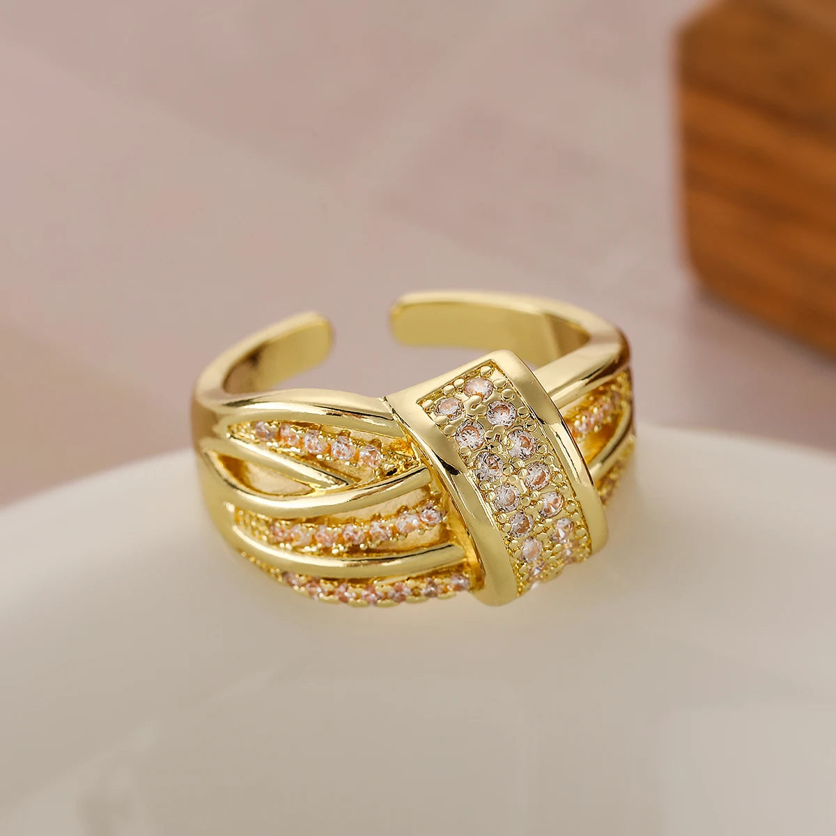 NEWBUY Luxus AAA Zirkonia Pave-Fassung Kupfer Schmuck Trendige Goldfarbe Trauringe für Frauen